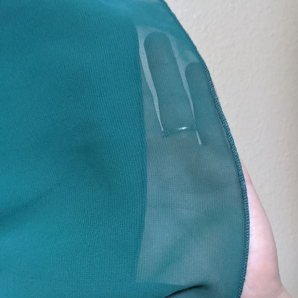 Emerald Green Flutter Sleeve Semi-Formal Dress - Picture 6 of 7